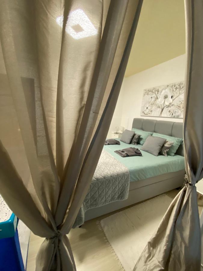 Lux Apartment Barbara โปเรช ภายนอก รูปภาพ