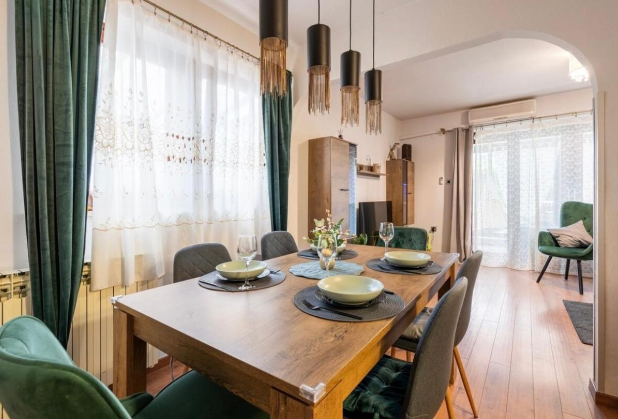 Lux Apartment Barbara โปเรช ภายนอก รูปภาพ