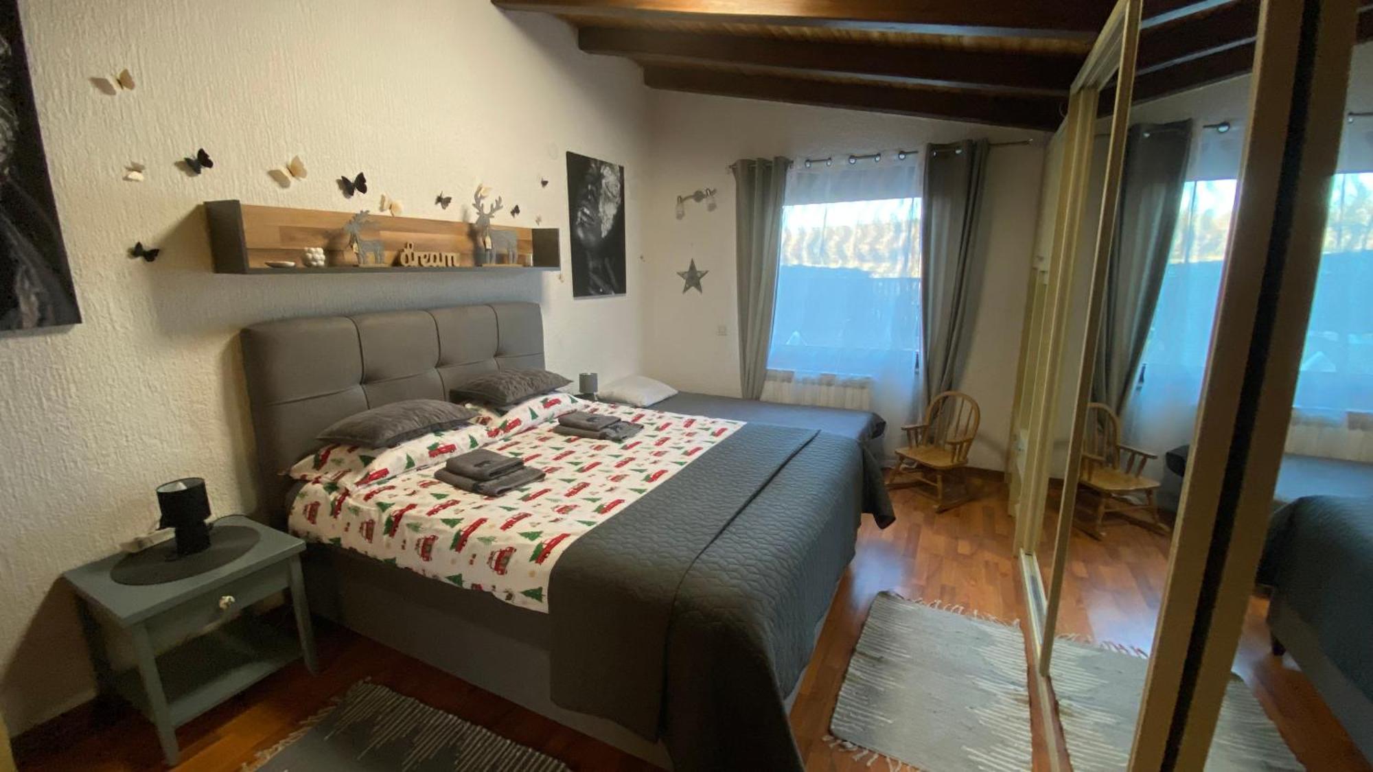 Lux Apartment Barbara โปเรช ภายนอก รูปภาพ